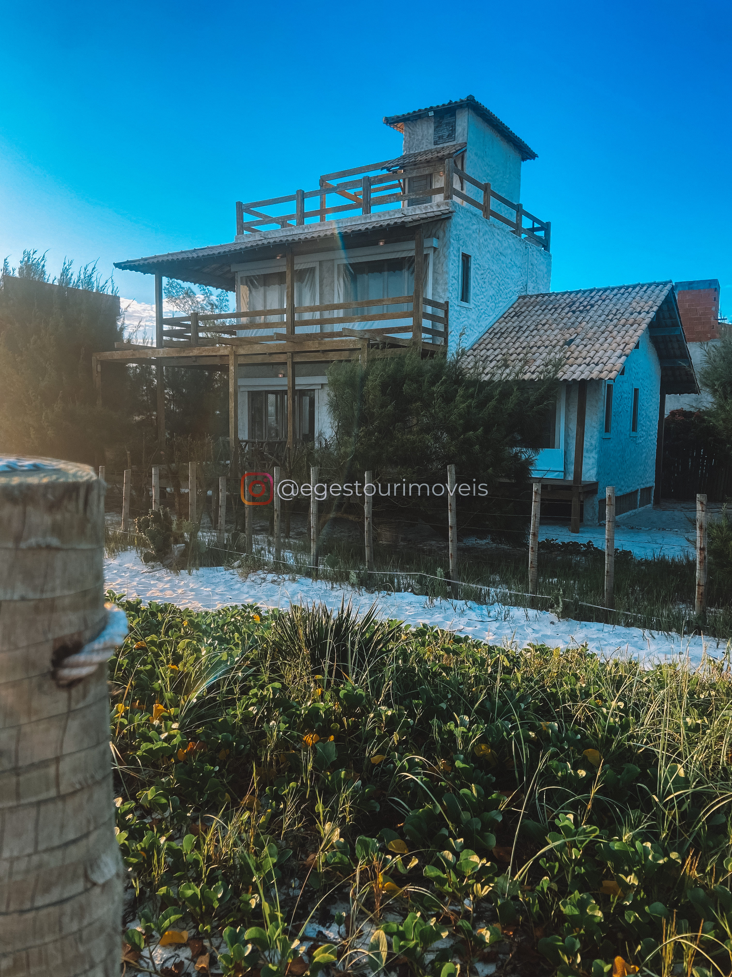 Casa Branca Pé na Areia em Arraial do Cabo
